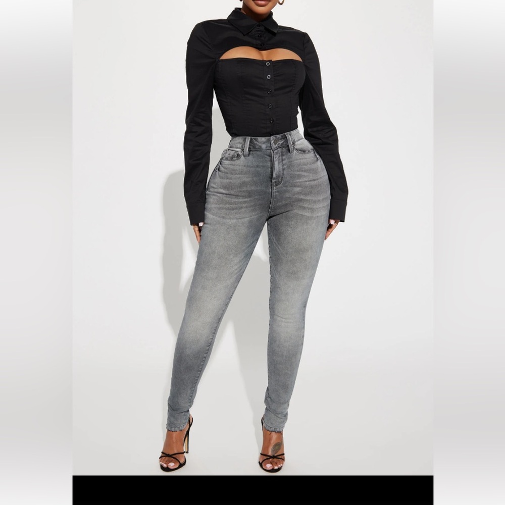 FASHION NOVA NWT ON THE LIST DELUXE JEANS